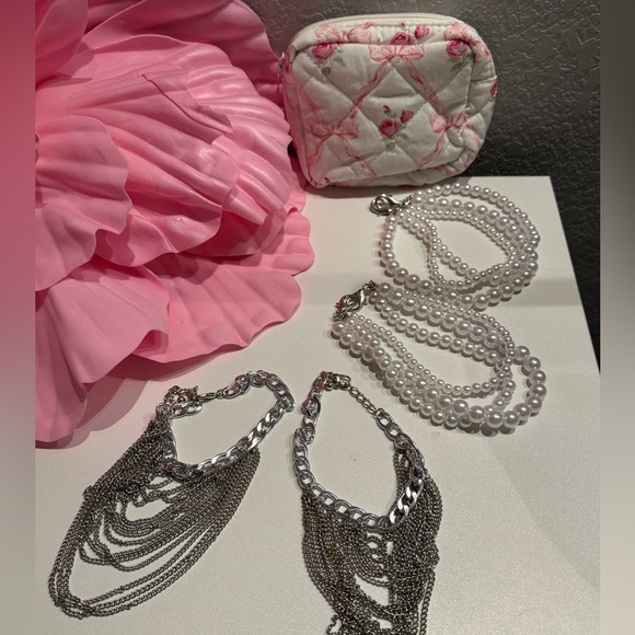 Jewelry - Silver and Pearl Shoe Charm Set with Quilted Floral Pouch